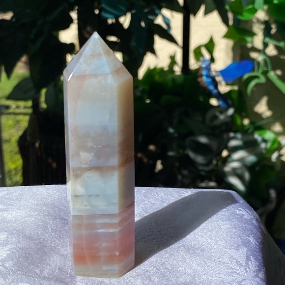 Banded Agate Tower - Picture 7 of 13